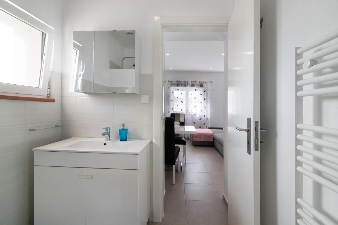 Adelino Guest House 오양 외부 사진